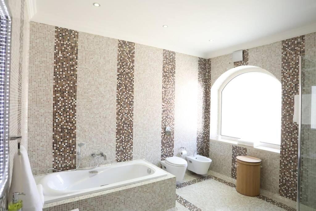 Villa Sea Breeze Sweimeh Buitenkant foto
