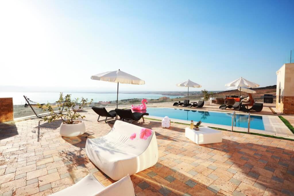 Villa Sea Breeze Sweimeh Buitenkant foto